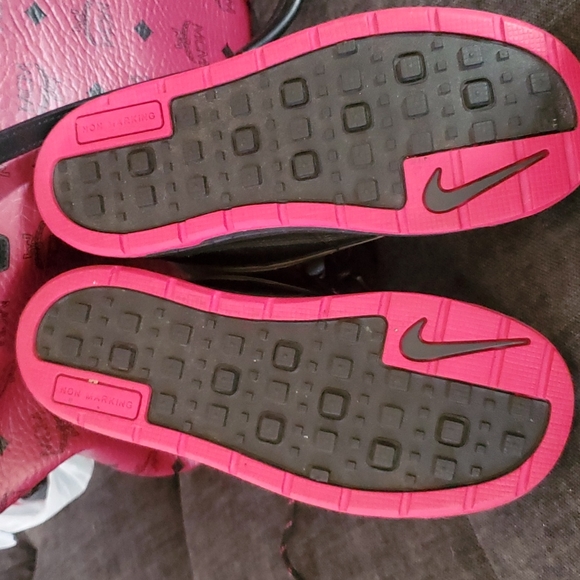 Black pink and gray Nike ACG boots - Picture 5 of 5